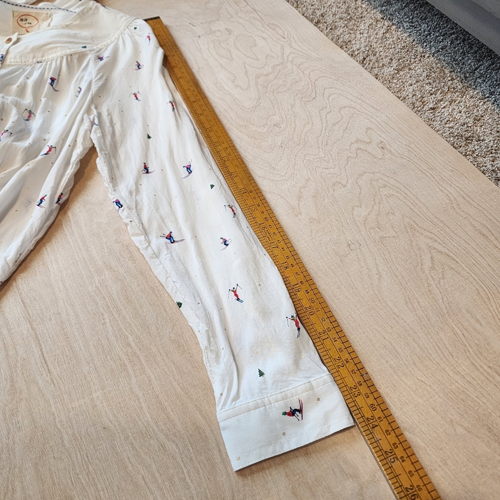 Anthropologie 23 of 52 Conversations Novelty Ski Winter Scene Button Up Blouse - Picture 12 of 15
